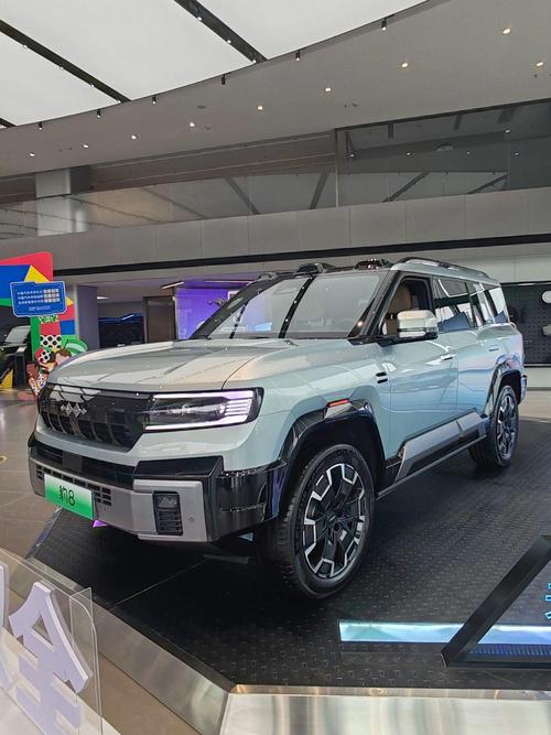 重庆64比亚迪方程豹硬派越野的爆款，英菲尼迪35周年与你共成长